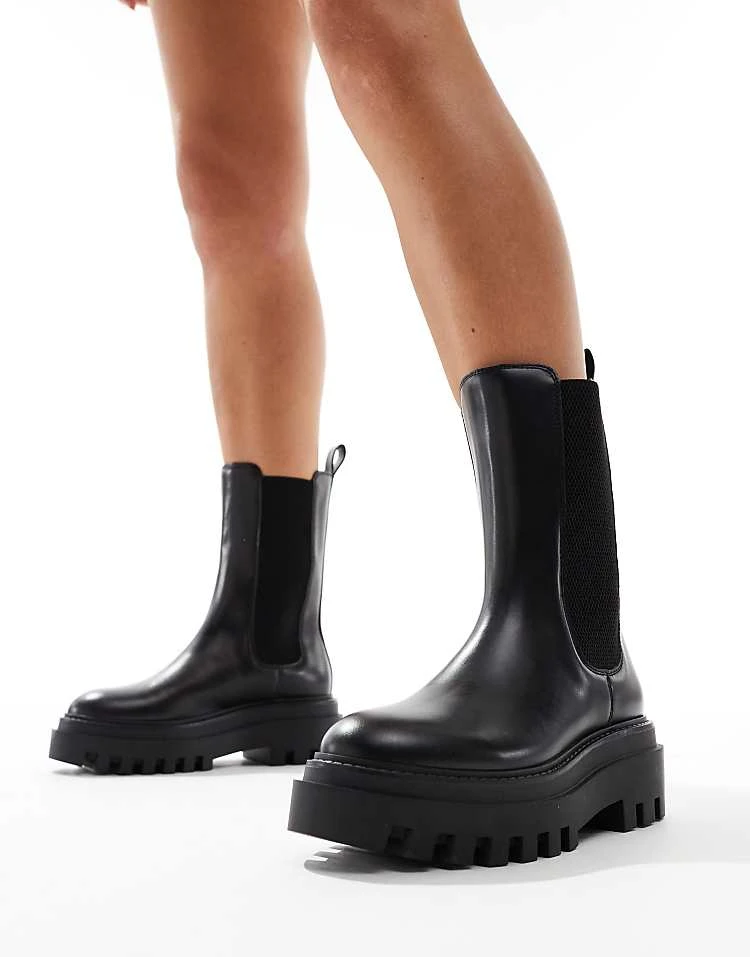 Calvin Klein Jeans Flatform Chelsea Boot In Black For Women Triple Black 3 Calvin Klein Jeans Flatform Chelsea Boot In Black For Women Triple Black - Image 3